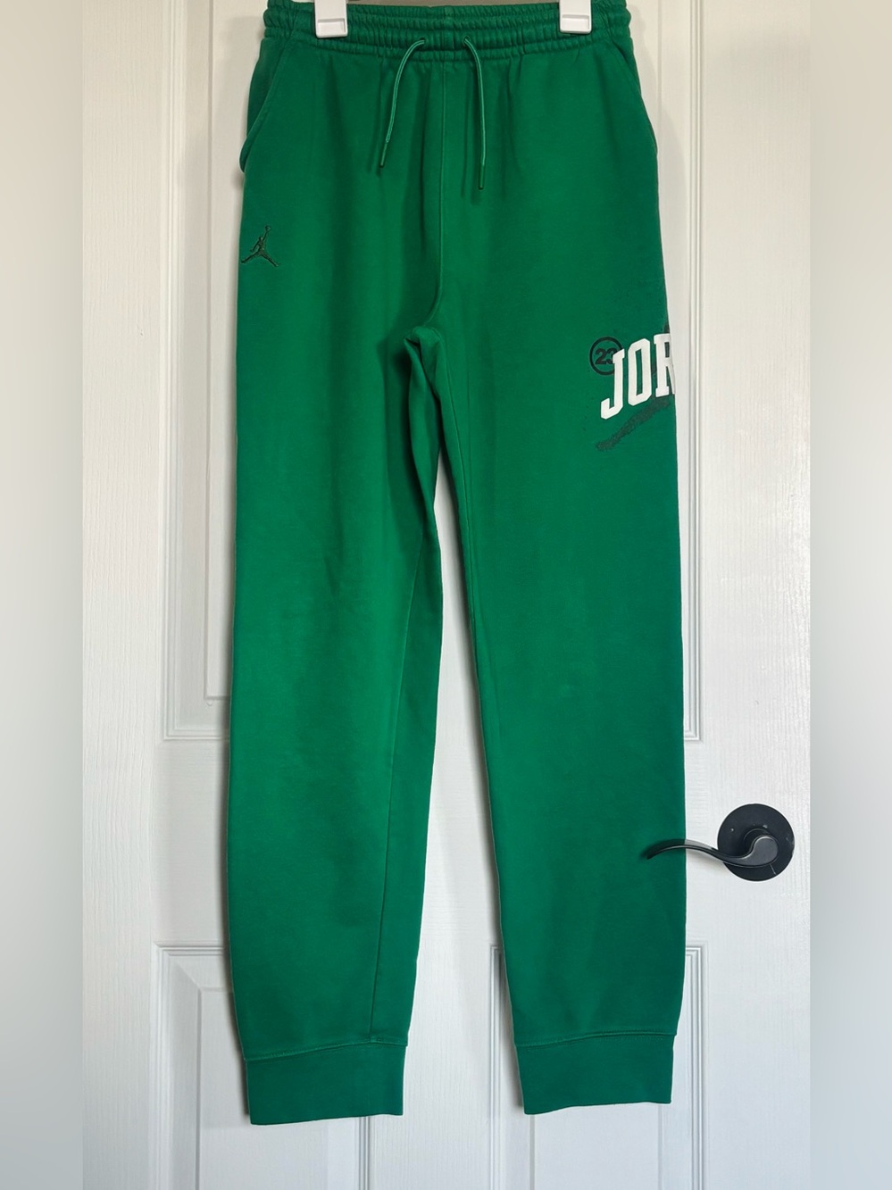 Jordan Kids Vibrant Emerald GRN Logo Fleece Joggers W/Side Graphic & Pockets |XL